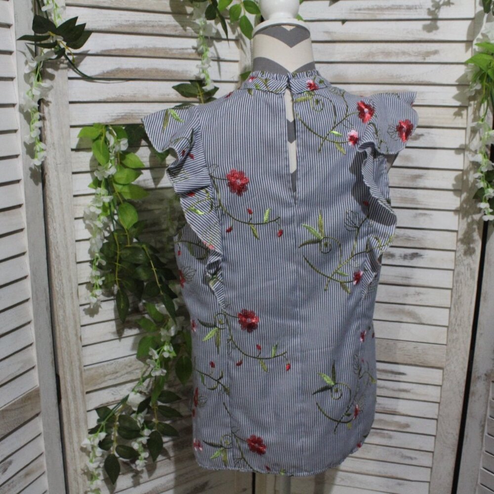 BCBGeneration Sleeveless Ruffle Embroidered Top (369) - Picture 5 of 9